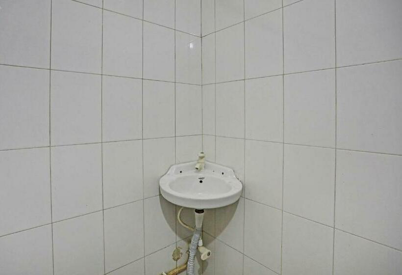 トリプルクラシックルーム, Collection O Lux