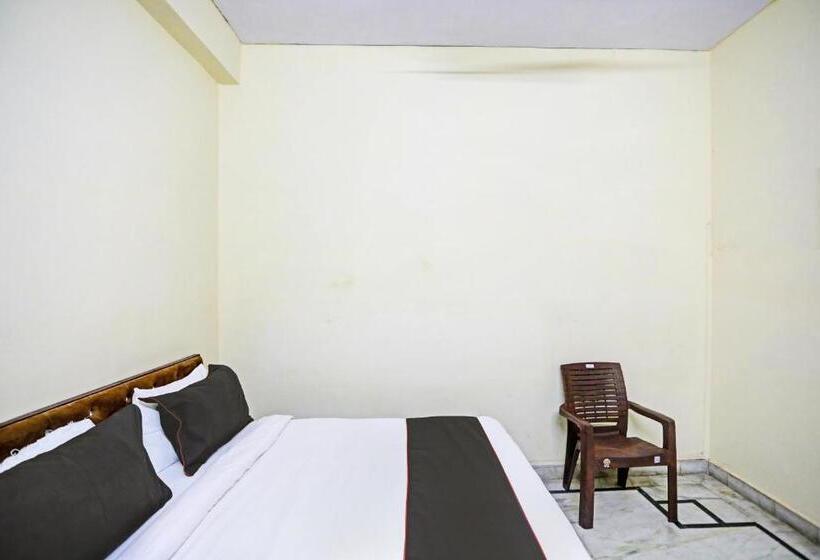 اتاق کلاسیک سه تخته, Collection O Lux