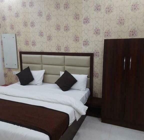 Трехместный Номер Классика, Oyo Flagship 81517 Hotel Cloud Inn