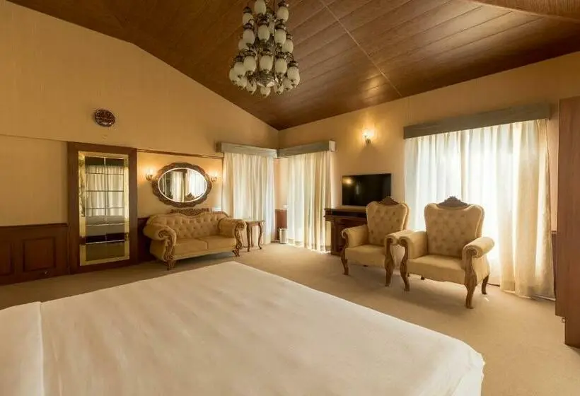 Royal-sviitti, Urmilaa Green County Resort 35 Km From Kolhapur