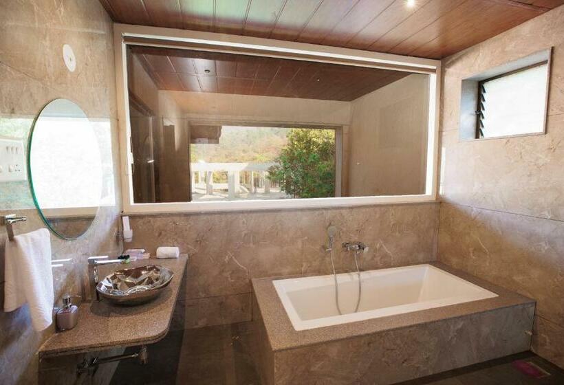 로얄 스위트, Urmilaa Green County Resort 35 Km From Kolhapur