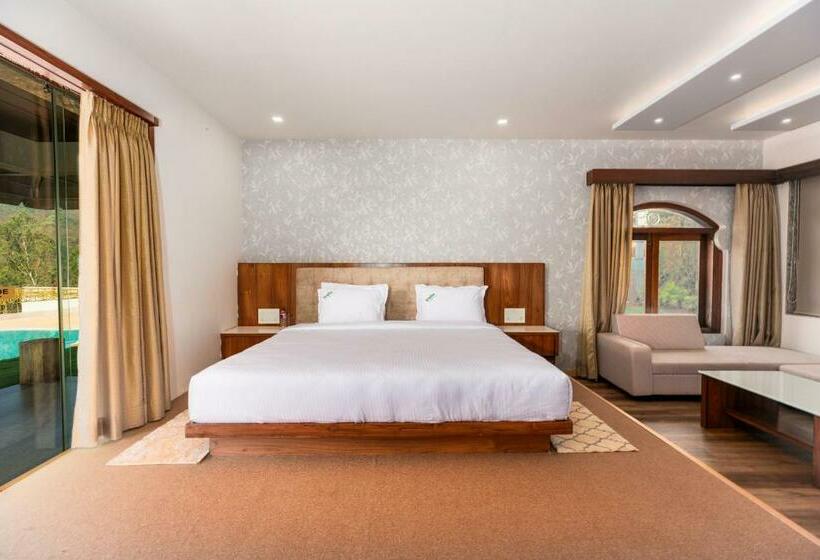 Люкс Премиум, Urmilaa Green County Resort 35 Km From Kolhapur