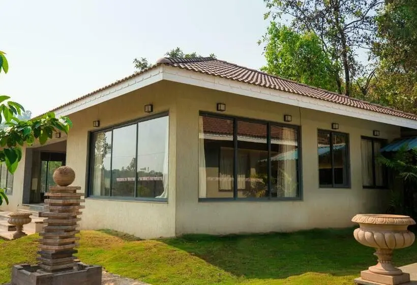 Sviitti, Urmilaa Green County Resort 35 Km From Kolhapur