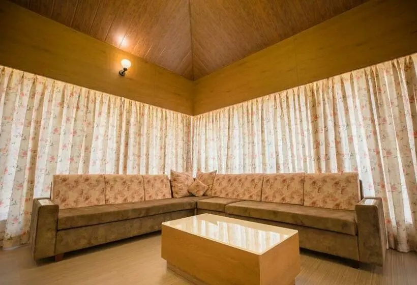 Sviitti, Urmilaa Green County Resort 35 Km From Kolhapur