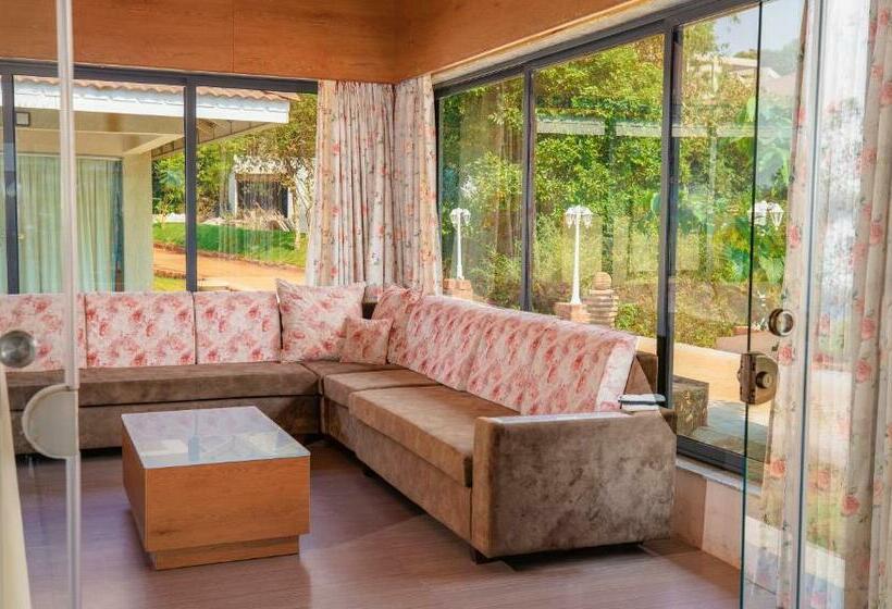 스위트, Urmilaa Green County Resort 35 Km From Kolhapur