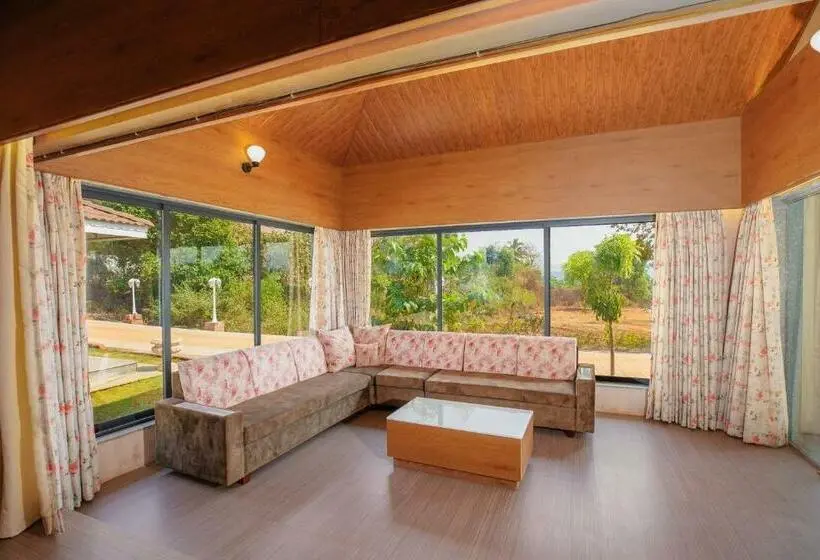 Sviitti, Urmilaa Green County Resort 35 Km From Kolhapur