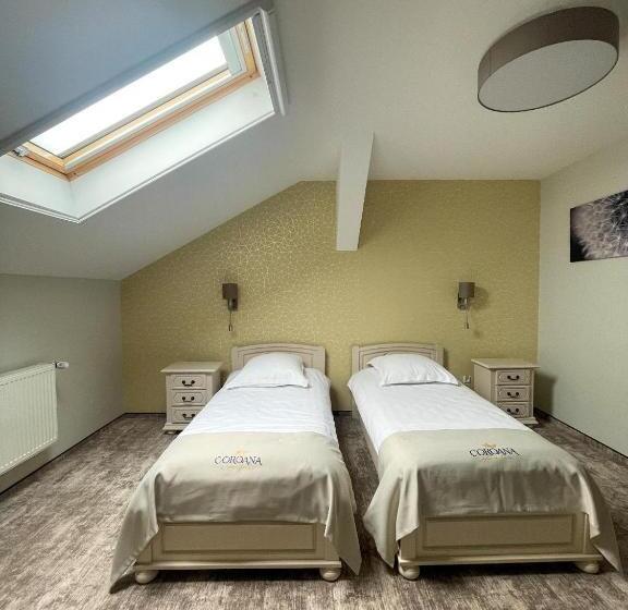 Номер Economy, Coroana