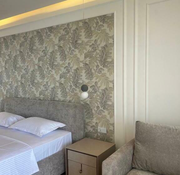 اتاق لوکس با چشمانداز دریا, Miramar