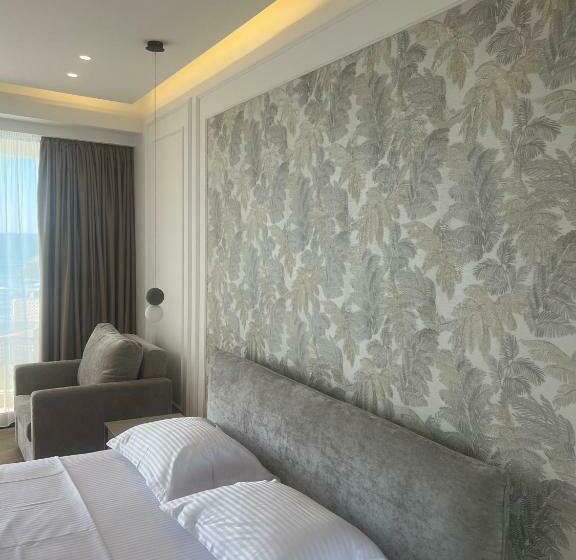 اتاق لوکس با چشمانداز دریا, Miramar