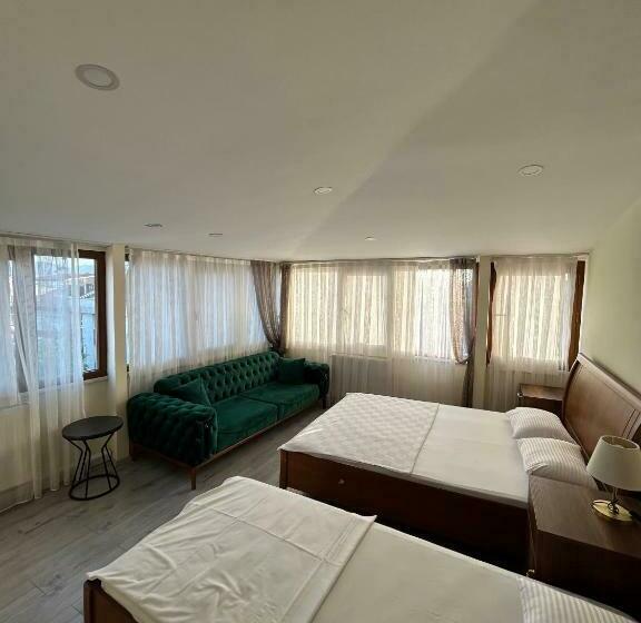 اتاق لوکس خانوادگی, Naval Hotel Yalova