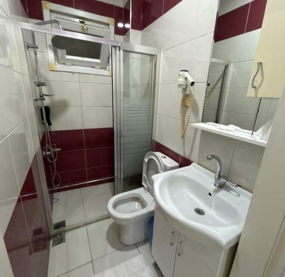 اتاق استاندارد سه نفره, Naval Hotel Yalova