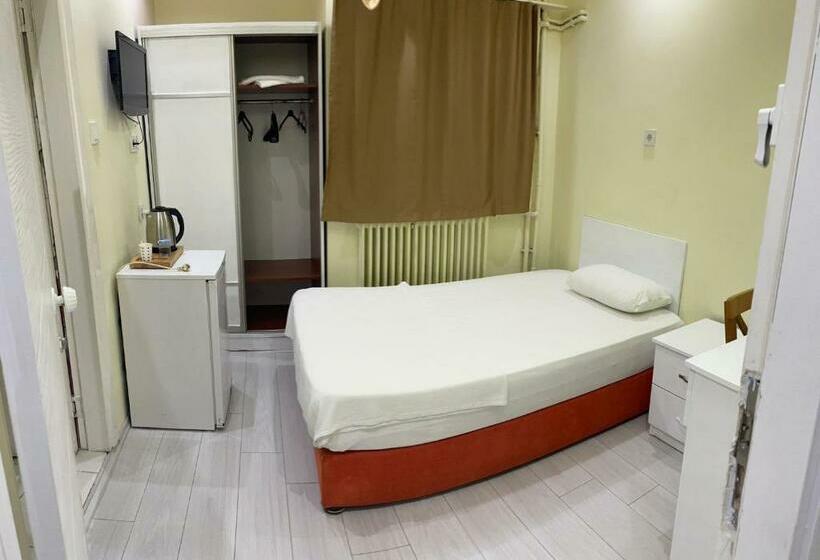 اتاق استاندارد یک نفره, Naval Hotel Yalova