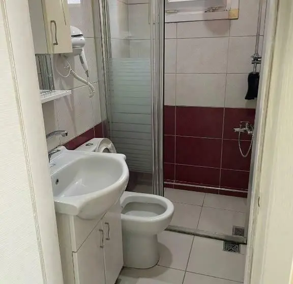 اتاق استاندارد یک نفره, Naval Hotel Yalova