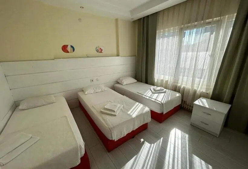 اتاق استاندارد سه نفره, Naval Hotel Yalova