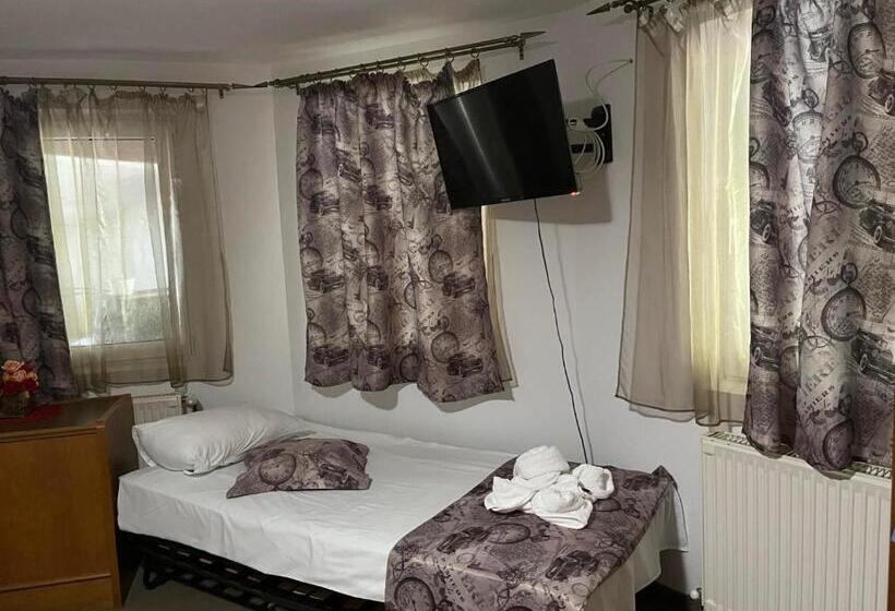 غرفة قياسية ثلاثية, Pensiunea Yajima