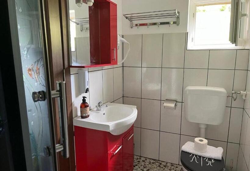 غرفة قياسية رباعية, Pensiunea Yajima