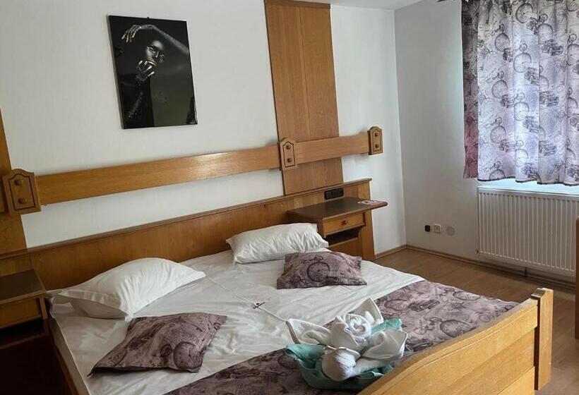 غرفة ديلوكس مزودة بشرفة, Pensiunea Yajima