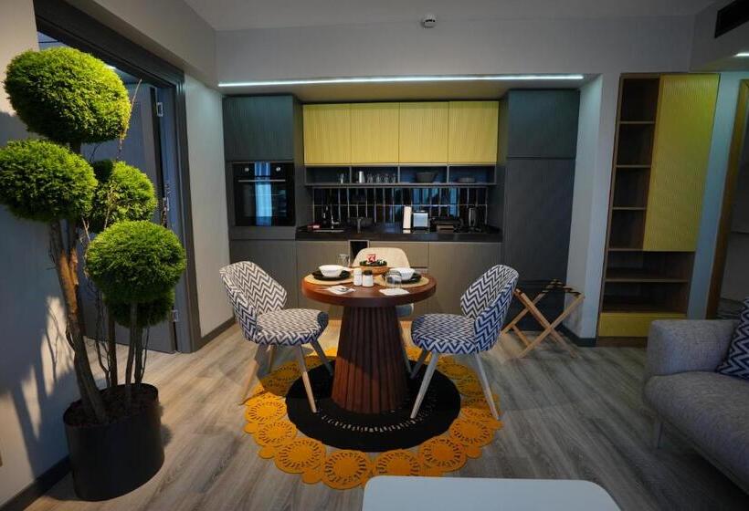 家庭套房, Dream House 22
