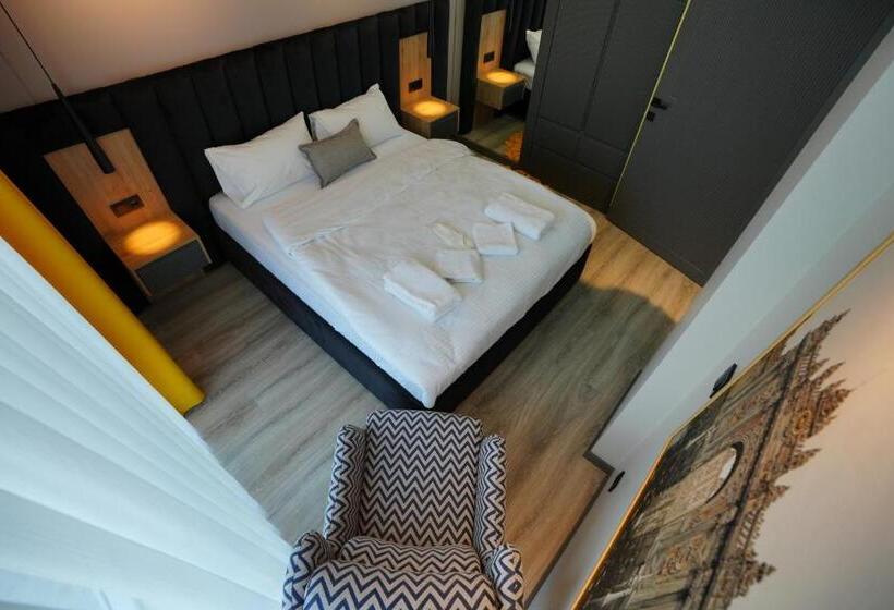 Family Suite, Dream House 22