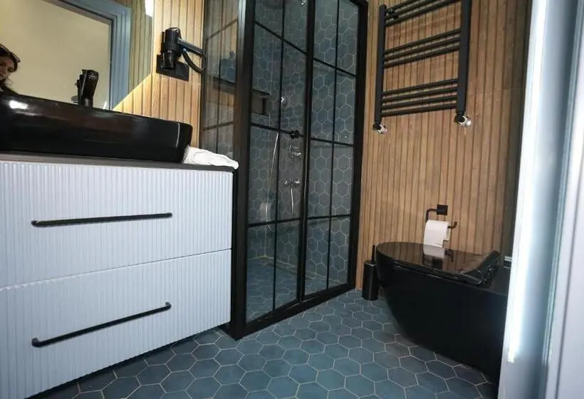 スタンダードスタジオ, Dream House 22