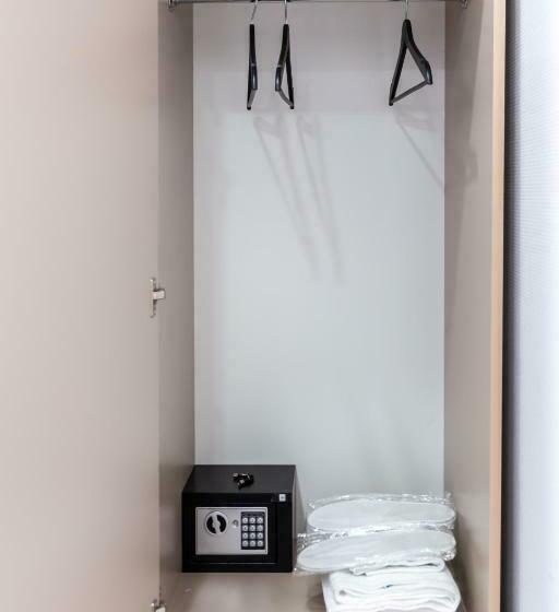 غرفة قياسية, Hillside City Center