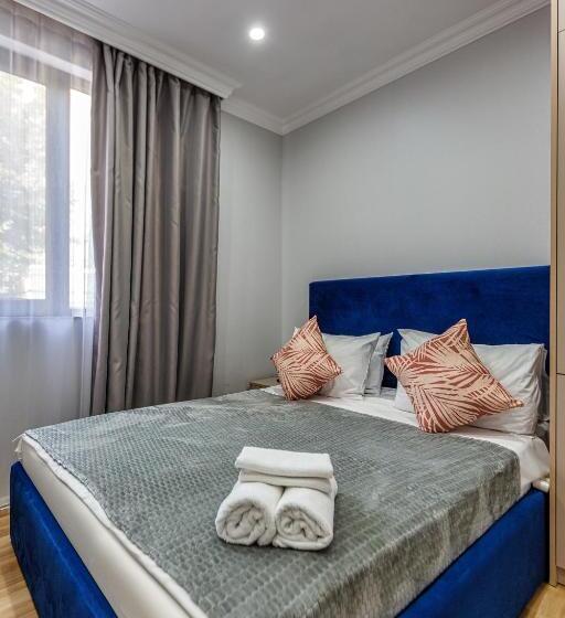 غرفة قياسية, Hillside City Center