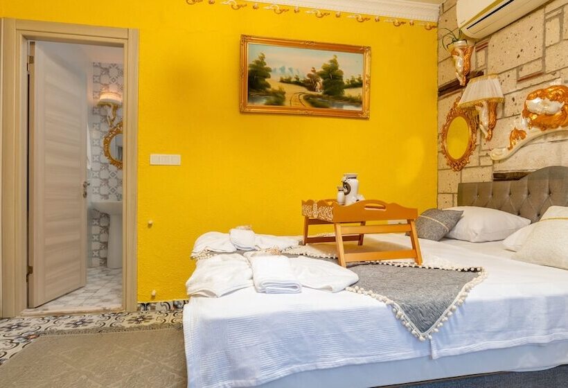 Quarto Deluxe, Lamur