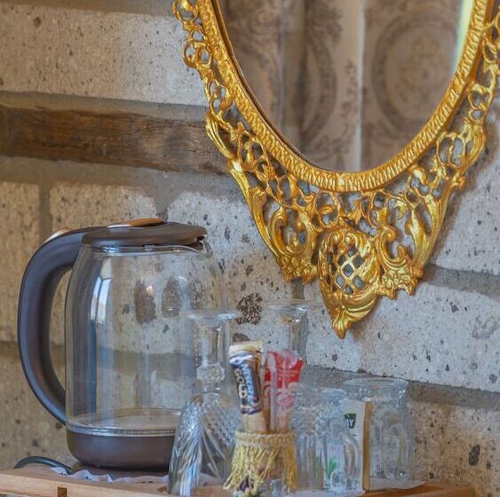 اتاق لوکس, Lamur