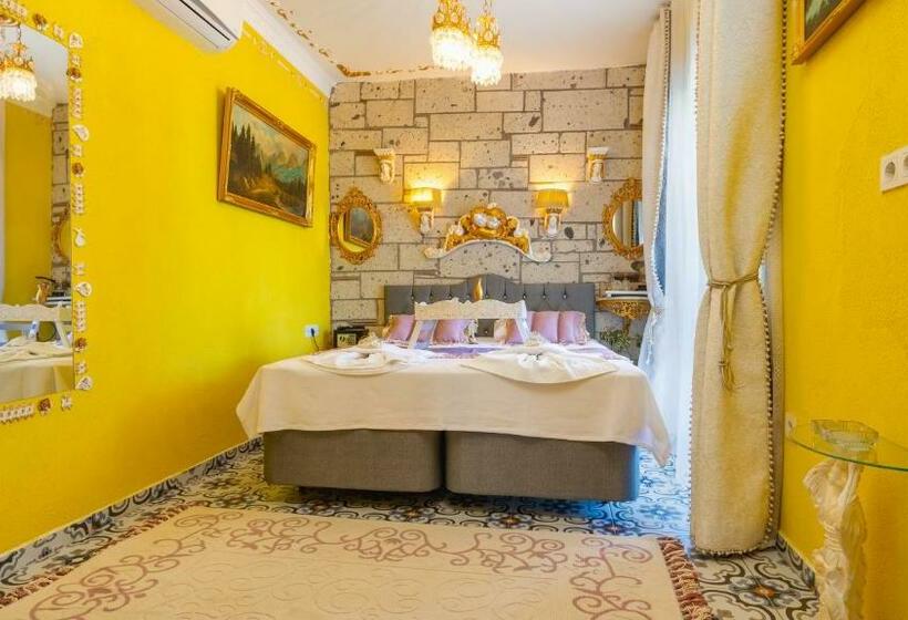 Quarto Deluxe, Lamur