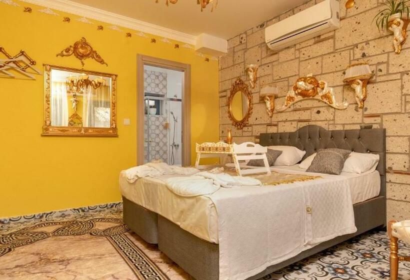 اتاق لوکس, Lamur