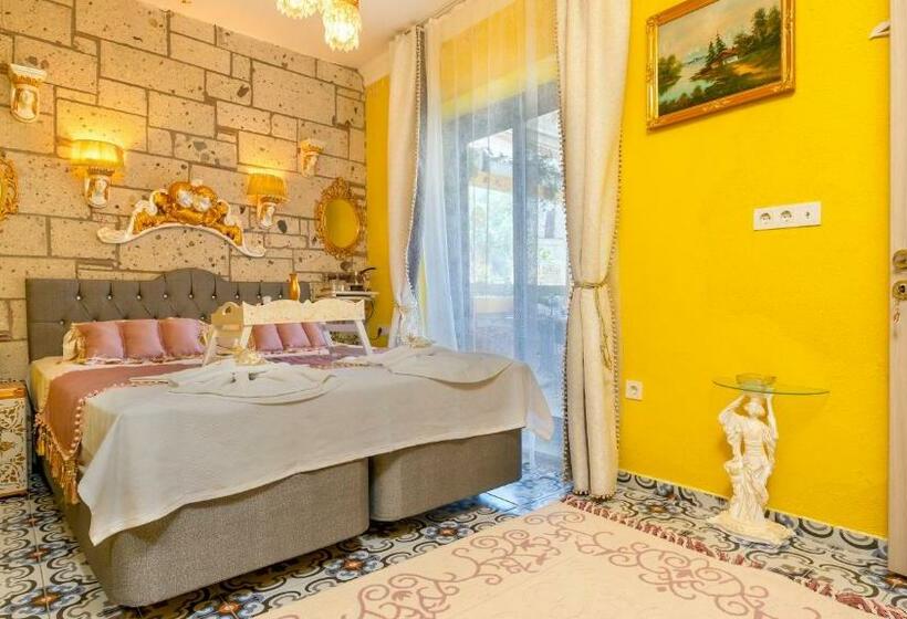 Quarto Deluxe, Lamur