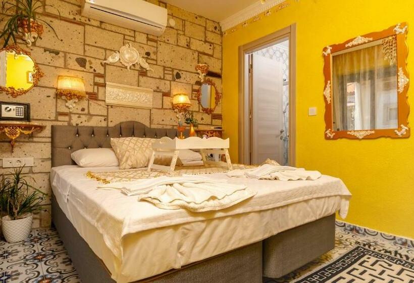 اتاق استاندارد با تراس, Lamur