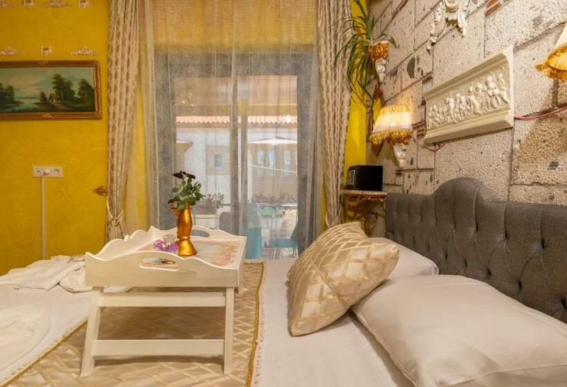Quarto Estandar com Terraço, Lamur