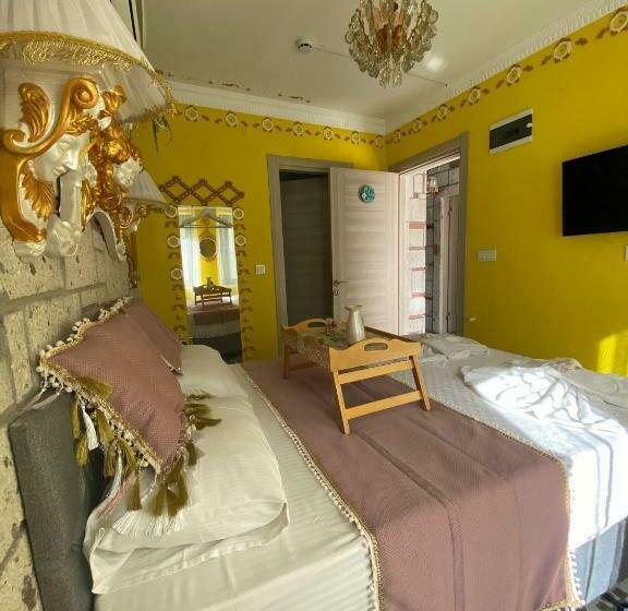 اتاق لوکس, Lamur