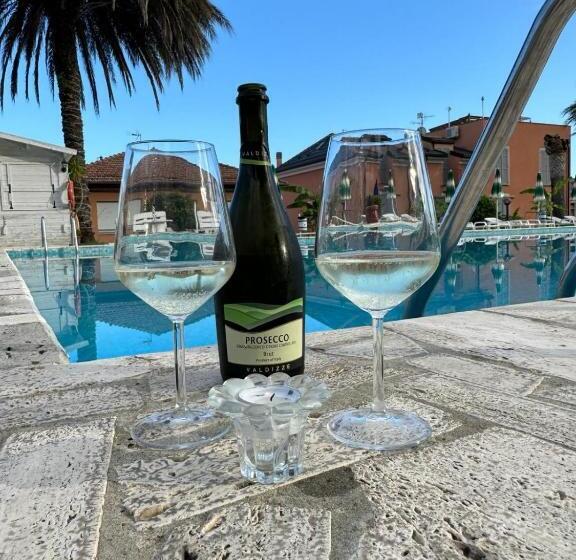 شقة غرفة واحدة مطلة على البحر, Al Borgo Village