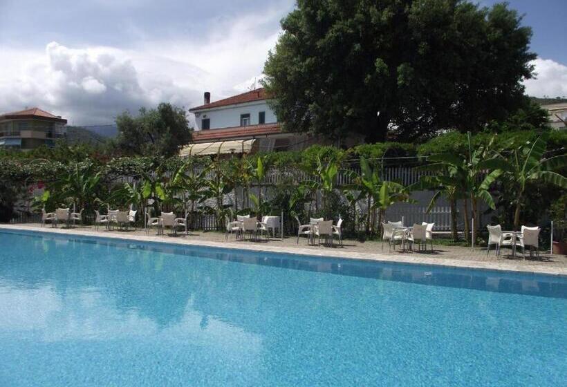 إستوديو قياسى مطل على البحر, Al Borgo Village