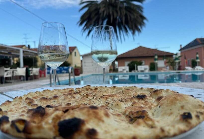 إستوديو قياسى مطل على البحر, Al Borgo Village