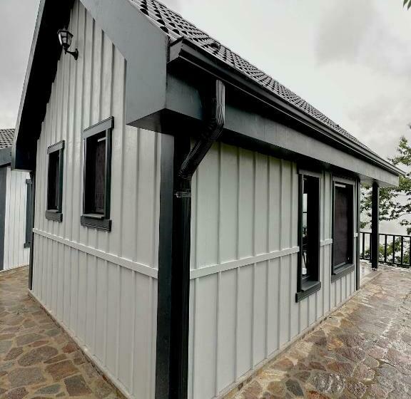 בקתת חדר, Varya Tatil Köyü