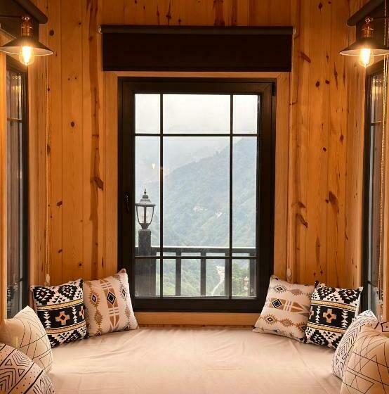 בקתת חדר, Varya Tatil Köyü