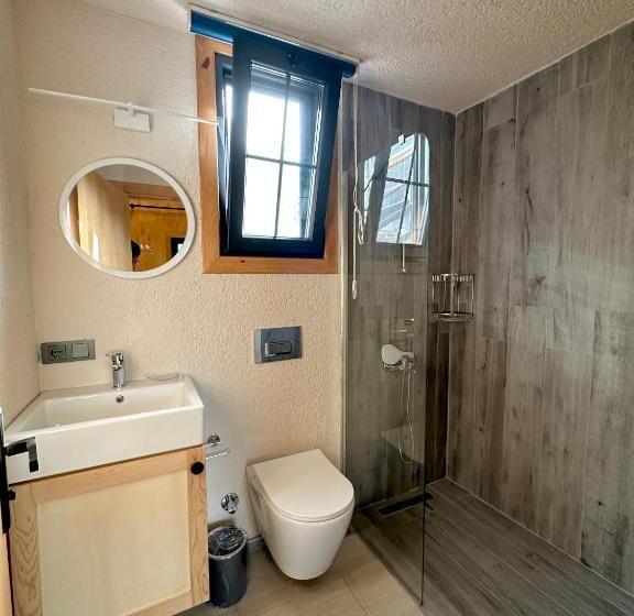 בקתת חדר, Varya Tatil Köyü