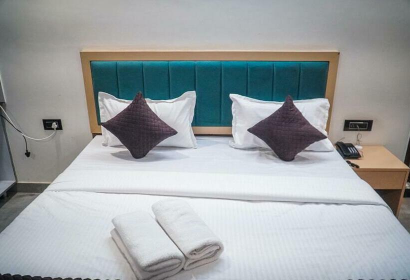 اتاق لوکس, The Leaf Studio Medanta