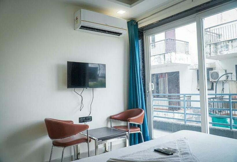 اتاق لوکس, The Leaf Studio Medanta