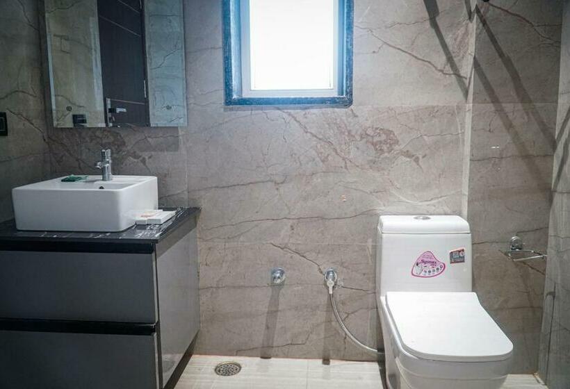 اتاق استاندارد با بالکن, The Leaf Studio Medanta