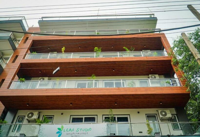 اتاق استاندارد با بالکن, The Leaf Studio Medanta