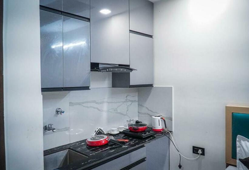 标准间带阳台, The Leaf Studio Medanta