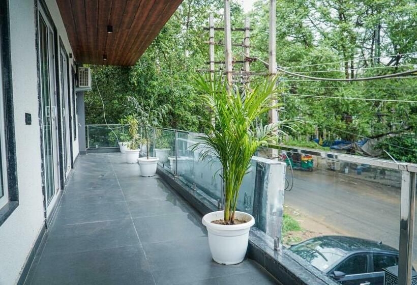 标准间带阳台, The Leaf Studio Medanta