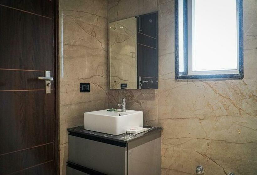 اتاق استاندارد با بالکن, The Leaf Studio Medanta