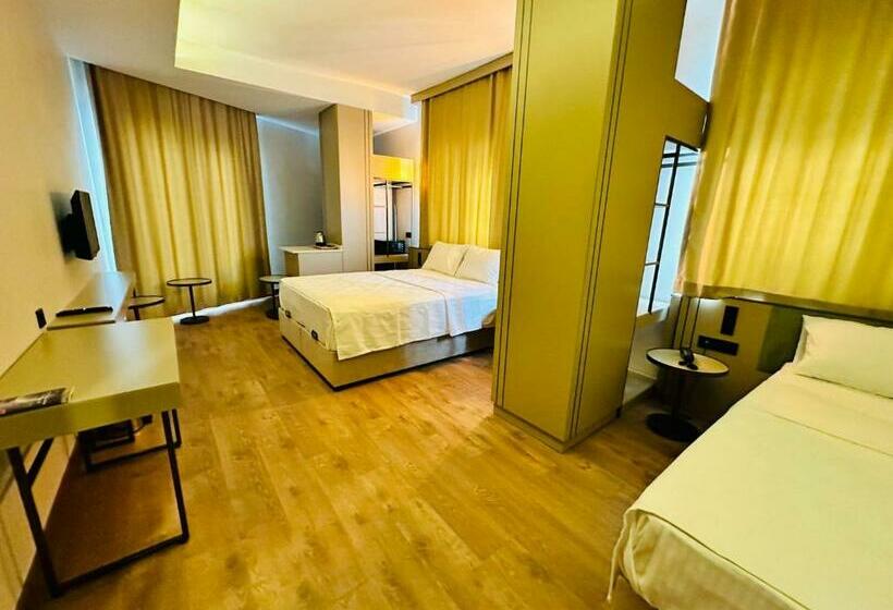 غرفة عائلية, Nice Royal Suite