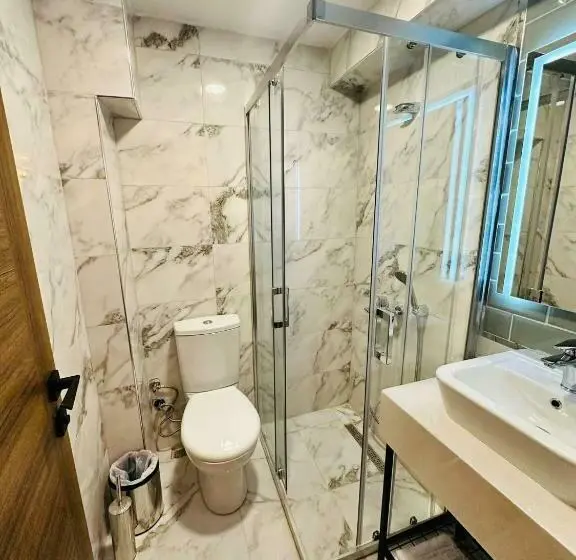 Economy-huone, Nice Royal Suite