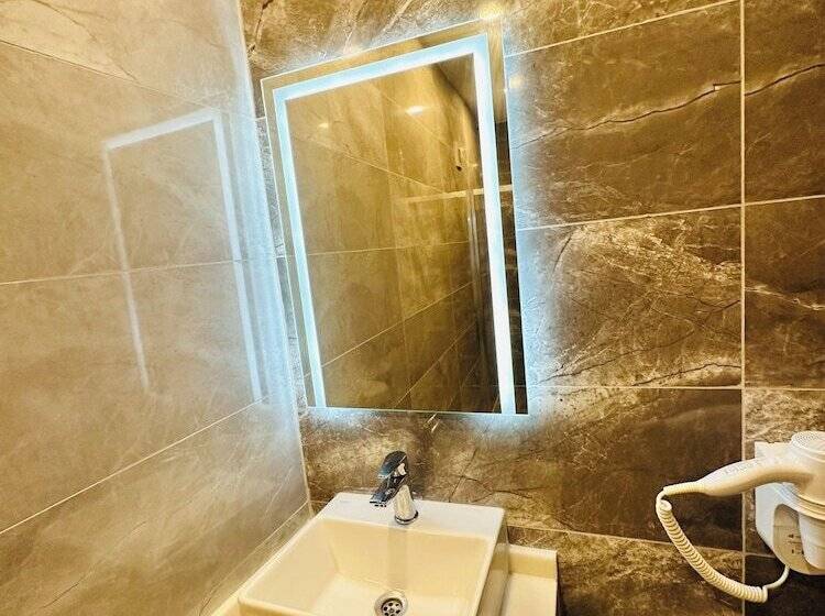 غرفة عائلية, Nice Royal Suite